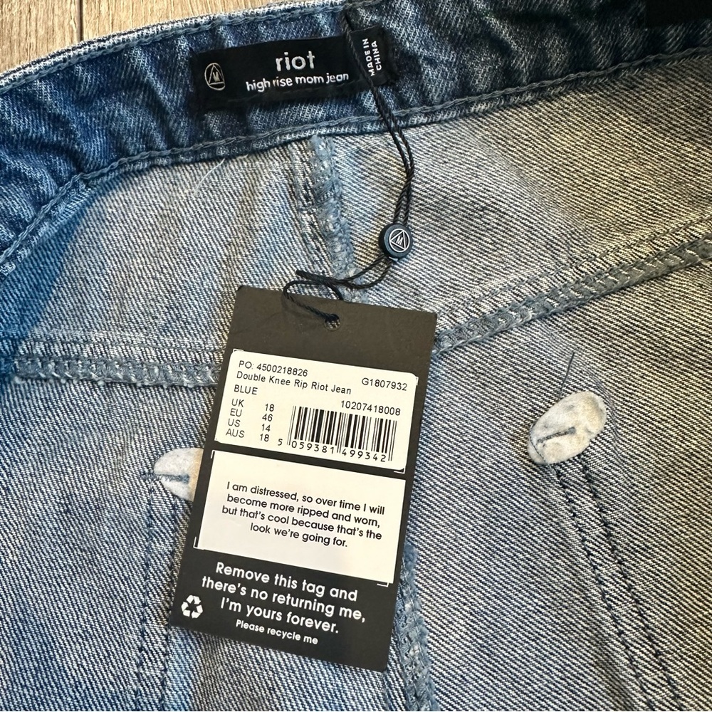 Missguided Riot High Rise Mom Jean Double Knee Rip Blue Wash Relaxed Tappered - Picture 10 of 12